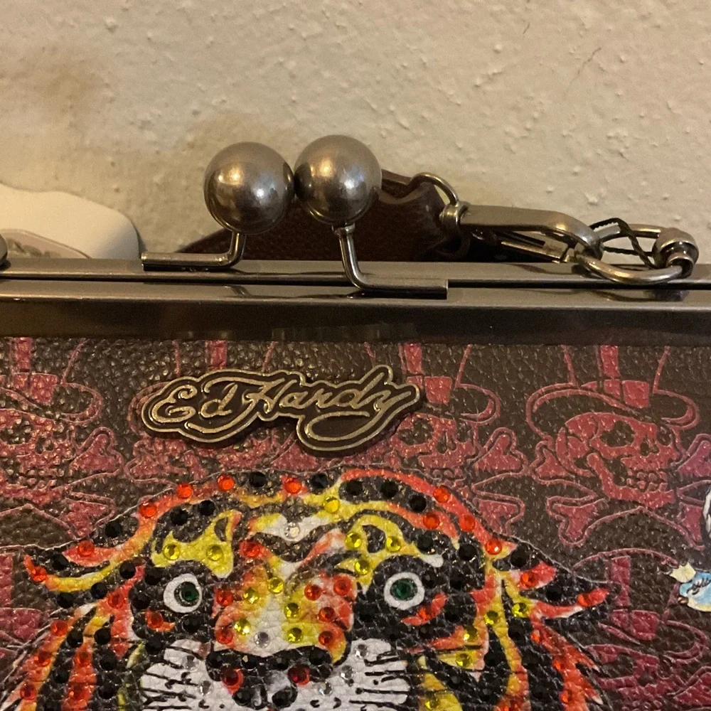 Ed Hardy Multicolor Tiger Kiss-Lock Shoulder Bag - Picture 3 of 8